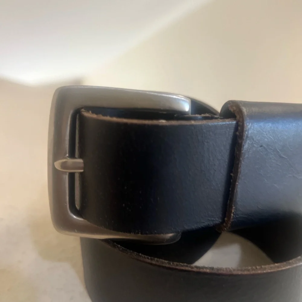 Unisex Black genuine leather  silver tone buckle distressed‎ western belt small